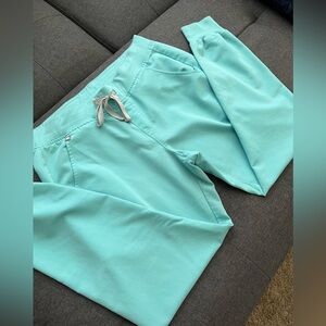 MOVING SALE! Figs jogger scrub pant